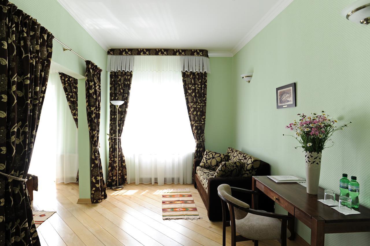 Zolota Forel Hotel Korostov Chambre photo