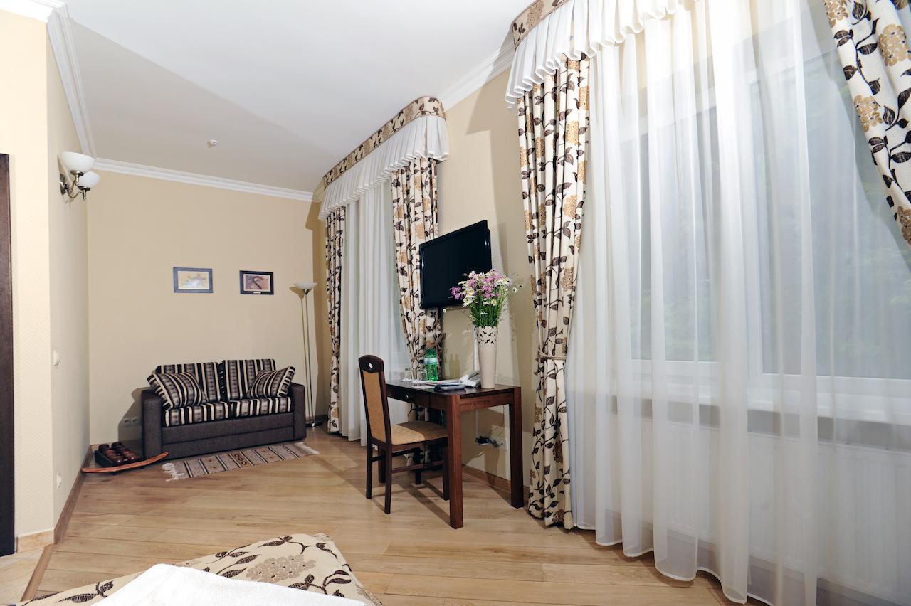 Zolota Forel Hotel Korostov Chambre photo