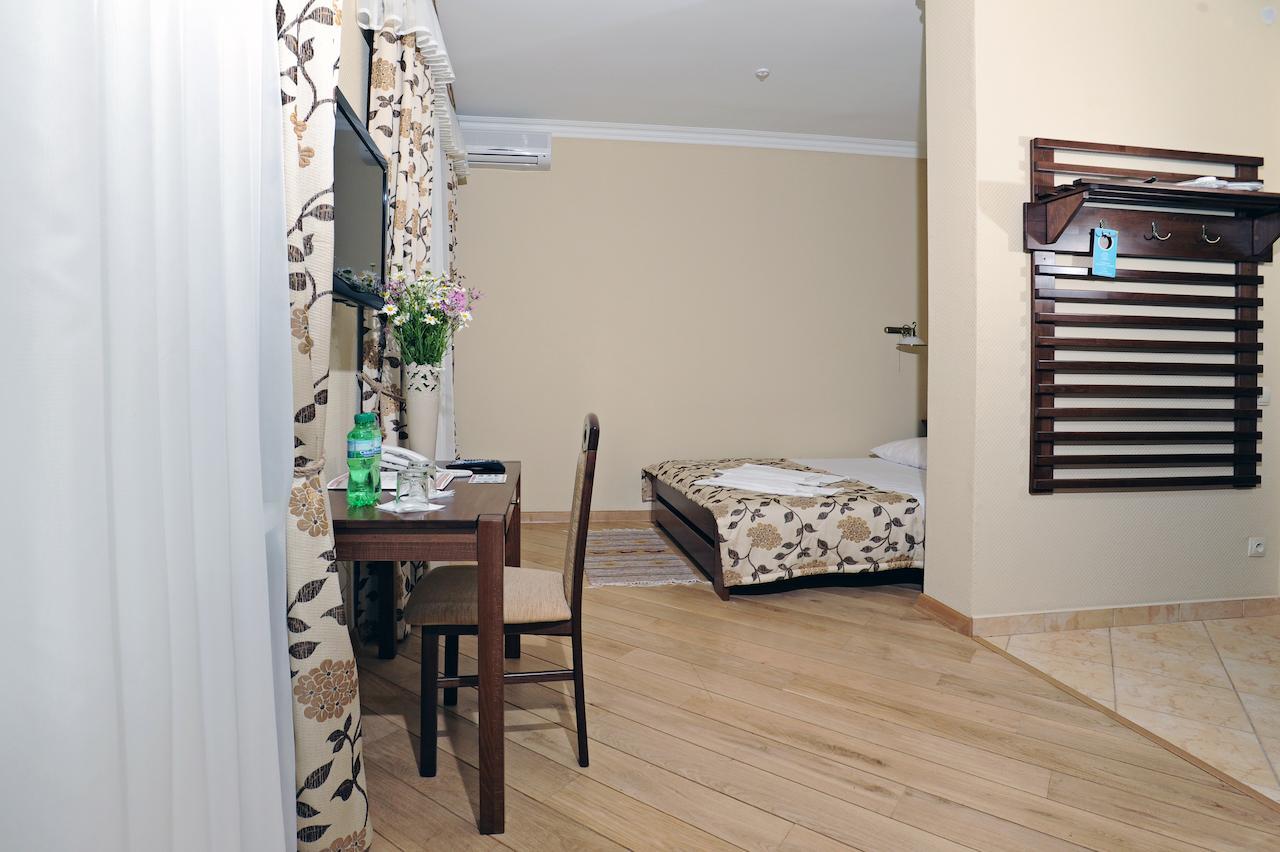 Zolota Forel Hotel Korostov Chambre photo